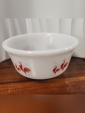 Vintage Anchor Hocking Milk Glass Bowl Featuring a Red Rooster Design